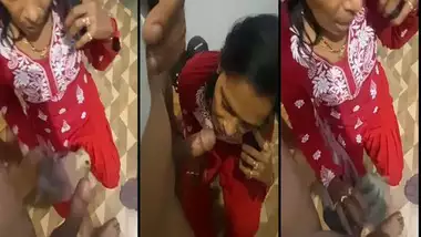 Desi housemaid giving blowjob to owner