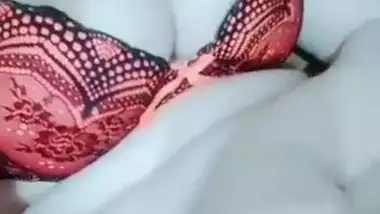 Beautiful Paki Babe Showing Her Pink Pussy