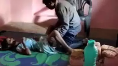 Bhabhi fucking on floor by lover