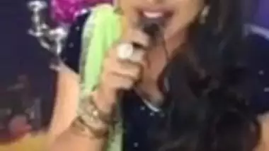 Kamalini mukherjee deep cleavage show...