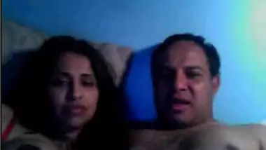 Indian couple on live sex cam show fucking hard...