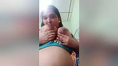 Today Exclusive -desi Bbw Bhabhi Showing Her Boobs And Dance