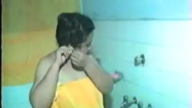 Tamil Aunty In Shower - Movies.
