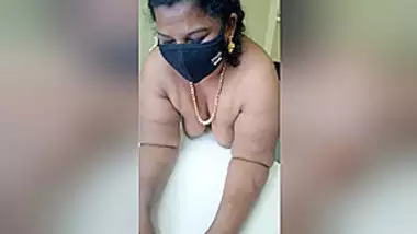 Indian Tamil Aunty Sex Talk And Wearing Dress