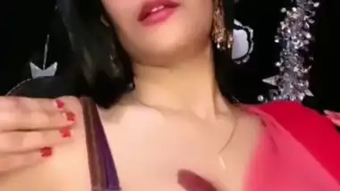 Nishala Nishanka Teasing Viewers by Showing Hairy Armpits on Premium Live