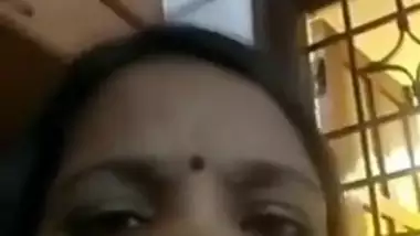 videocall bhabhi showing her mms