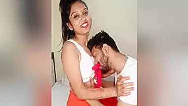 Today Exclusive- Sexy Desi Bhabhi Blowjob