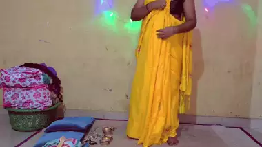 Hot Indian girl wearing a saree