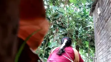 Bhabhi pissing,captured