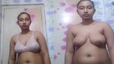 Pakistani girl big boobs press and pussy finger