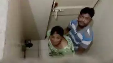 Desi Couple Fucking In Toilet