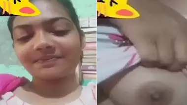 Girlfriend boobs shown on video call to lover