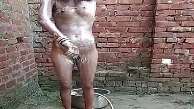 Village wife nude bath selfie video shot for her lover goes online
