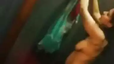 Desi girl filmed with hidden cam at shoppers stop