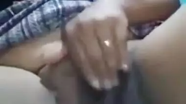 Horny Mallu Aunty Fingering Her Wet Pussy