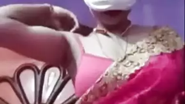 Juicy Indian XXX girl gives sexy striptease live show
