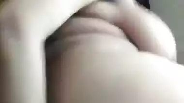 Desi wife fing her hot pussy