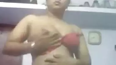 South Indian corpulent gal strip tease video