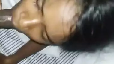 Tamil young girl giving blowjob