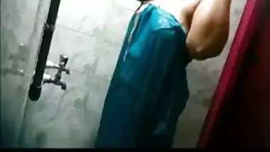 Asin bhabhi showing mouth watering tits and ass...