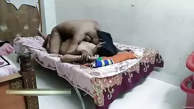 Telugu aunty gets sex with her husband’s best friend! Desi MMS porn