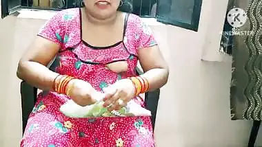Indian Desi bhabhi fuking neighbour boy's