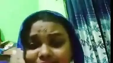 Desi possessor of sexy pink lips shows lover XXX parts via video call