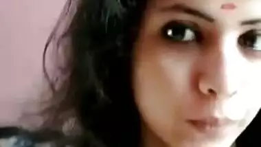 Indian private XXX video leaked! Desi hot bhbai sexy selfie making