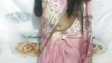 Bihari Bhabhi Shows Her Boobs