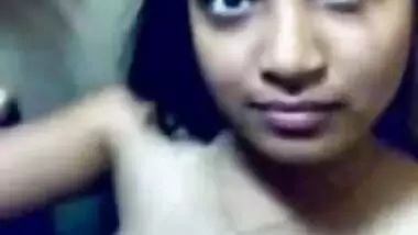 19yo Indian teen nude blowjob while boob press