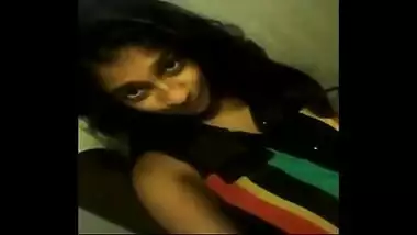 Noida teen girl strips seductively to expose boobs