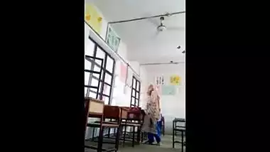 Muslim teen having a classroom sex with her tutor