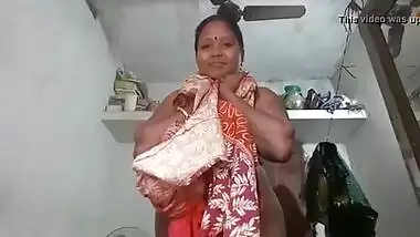 Indian MILF aunty selfie video