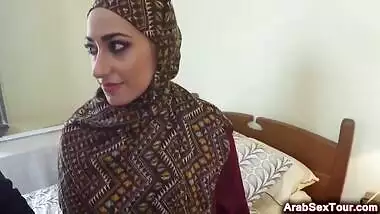 Arab woman seduced in having hard sex on cam