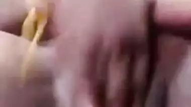 South Indian milf masturbates like a slut