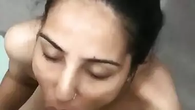 Sensational Indian dick sucking video