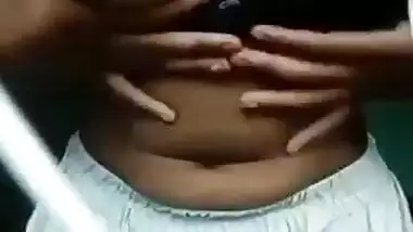 Desi Girl Showing Her Boobs