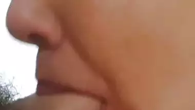Seductive eyes girlfriend Indian blowjob in nudity