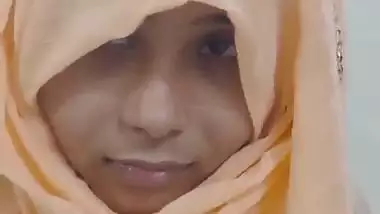 Karachi lady’s Pakistani blowjob and cum swallowing