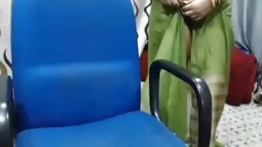 Sexy Bhabhi livecam pussy fingering show