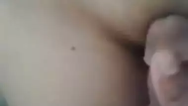 Sex Desi sleeps but her XXX partner rubs his dick against the vagina