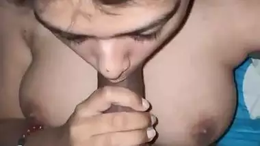Mumbai girl boobs show and mouth fucking by boyfriend
