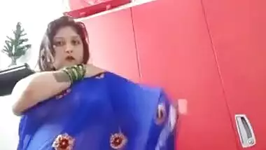 Desi fatty bhabi with sexy sare