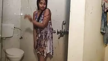 Desi Sexy Girl Varsha Nude Bathing