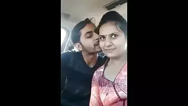 Mumbai couple in car romance