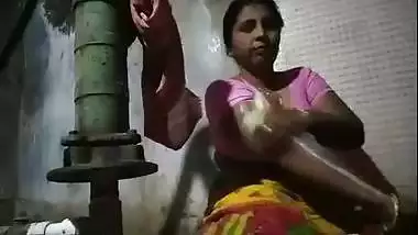 Indian bhabhi nude bath with huge boobs flaunt
