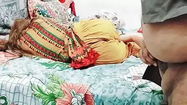 Desi dude wakes stepsister up to fuck her XXX twat while home alone