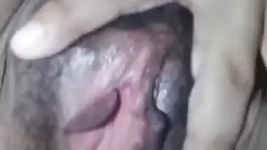 Desi Girl Showing Her Hairy Pink Pussy