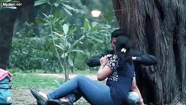 Indian Kissing Video