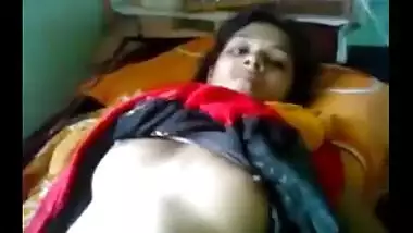 Village bhabhi first time making her Indian sex video